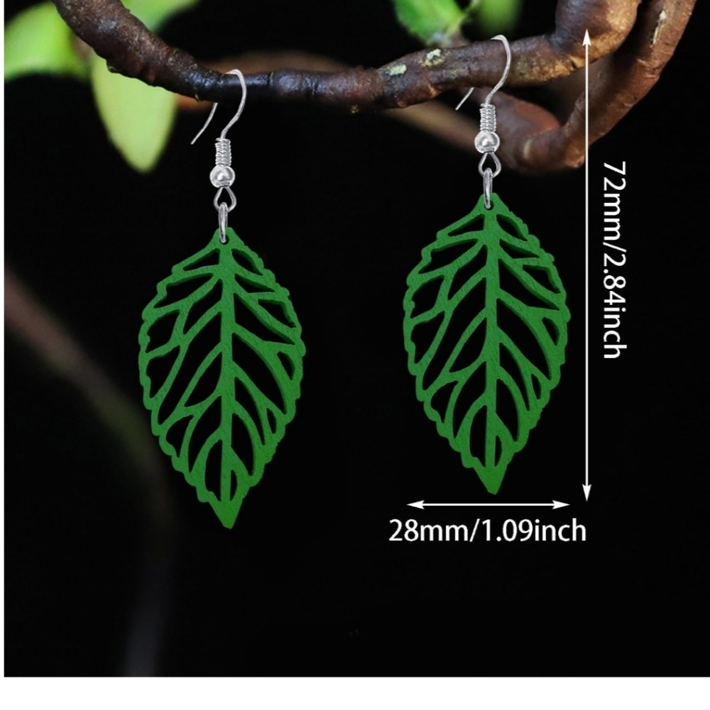 Elegant Green Leaf Earrings - Picture 4 of 5